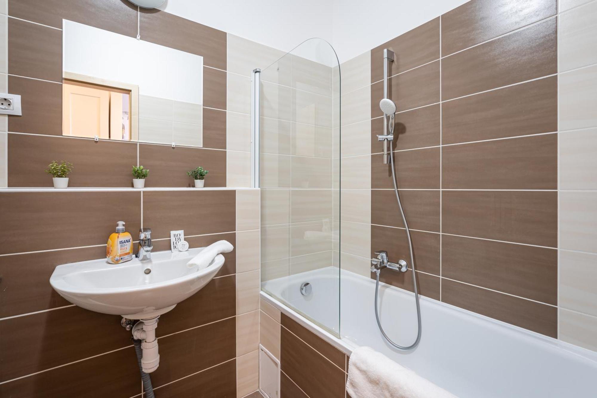 City Center Corvin Suite Apartment Budapest Exterior foto